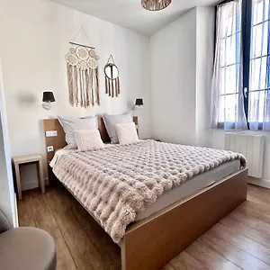 Apartment 3 Pieces Vue A Proximite Des Parfumeries, Grasse